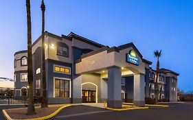 Days Inn & Suites By Wyndham Tucson/Marana